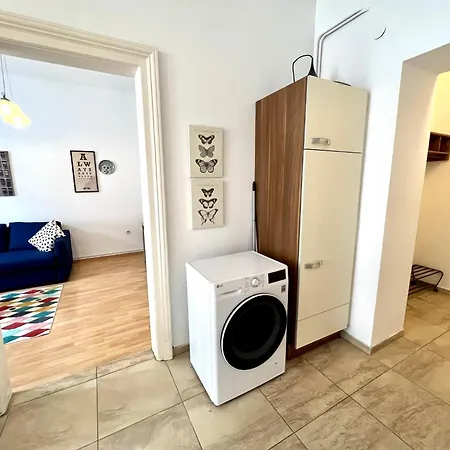 Cozy Retreat - By Nahuen * Graz